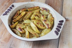 Картофель дольками запеченный в духовке