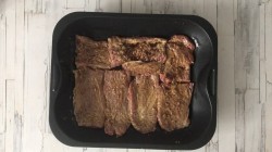 Запеченная свиная вырезка с горчицей