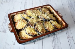 Свинина с баклажанами в духовке - шаг 9