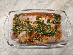 название картинки Запеченный окунь в духовке