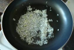 Тунец с грибами в сметане в духовке