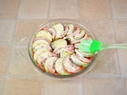 Запеченные кабачки и помидоры с сыром