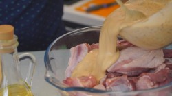 Запеченные маринованные свиные ребрышки