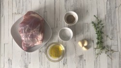 название картинки Запеченный бараний окорок в медовой глазури