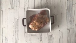 название картинки Запеченный бараний окорок в медовой глазури