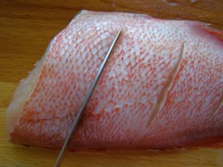 Морской окунь, запеченный в духовке - шаг 3 Морской окунь, запеченный в духовке - шаг 3