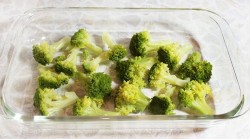 Запеканка из брокколи с грибами и сыром