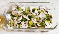 Запеканка из брокколи с грибами и сыром