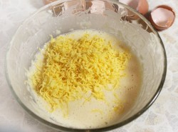 Запеканка из брокколи с грибами и сыром