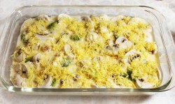 Запеканка из брокколи с грибами и сыром