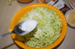 название картинки Запеканка из кабачков с курицей в духовке куриная