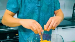 Запеканка из картофеля с шампиньонами в мультиварке