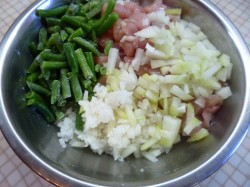 Рис с куриной грудкой и овощами в духовке