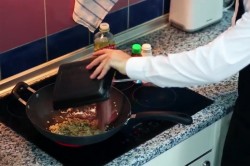 Запеканка из лапши с фаршем в духовке - шаг 4 Запеканка из лапши с фаршем в духовке - шаг 4