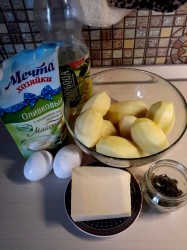 Запеканка из тертого картофеля с сыром в духовке - шаг 1