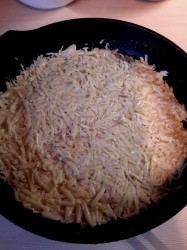 Запеканка из тертого картофеля с сыром в духовке - шаг 6