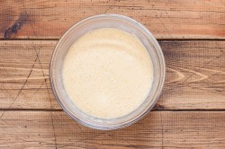 Запеканка из яиц в духовке с сыром - шаг 3