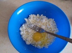 Запеканка на молоке с манкой и творогом как в садике - шаг 3