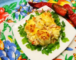 Запеканка на сливках, цветной капусте, сыре с сосисками