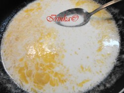 Запеканка на сливках, цветной капусте, сыре с сосисками