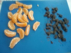 Запеканка овсяно-творожная с мандаринами и шоколадом - шаг 1 Запеканка овсяно-творожная с мандаринами и шоколадом - шаг 1