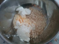 Запеканка овсяно-творожная с мандаринами и шоколадом - шаг 3 Запеканка овсяно-творожная с мандаринами и шоколадом - шаг 3