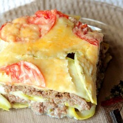 Запеканка с фаршем и помидорами в мультиварке