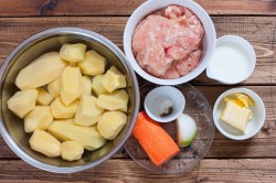 Запеканка с мясом и картошкой в духовке - шаг 1