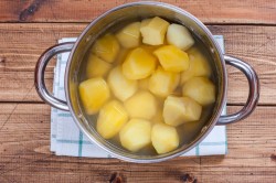 Запеканка с мясом и картошкой в духовке - шаг 2