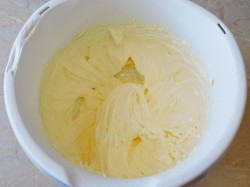 название картинки Заварной сметанный крем для торта