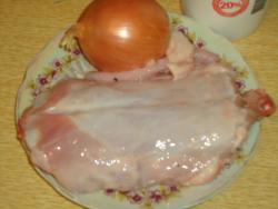 Заяц, тушеный в сметане