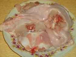 Заяц, тушеный в сметане