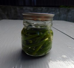 Зелень чеснока маринованная на зиму