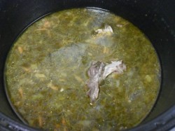 Зеленый борщ с щавелем в мультиварке - шаг 7