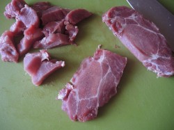 Зеленый суп щавелевый на свинине с яйцами