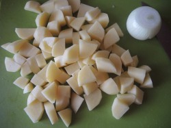 Зеленый суп щавелевый на свинине с яйцами