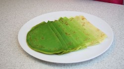 название картинки Зеленый блинный торт без красителей