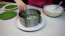 название картинки Зеленый блинный торт без красителей