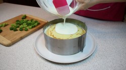 название картинки Зеленый блинный торт без красителей