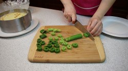 название картинки Зеленый блинный торт без красителей