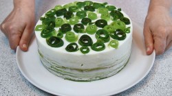 название картинки Зеленый блинный торт без красителей