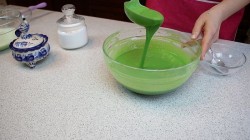 название картинки Зеленый блинный торт без красителей