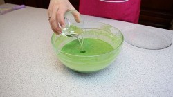 название картинки Зеленый блинный торт без красителей