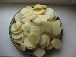 Картошка с грибами и луком жареная на сковороде