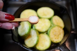 название картинки Кабачки жареные с яйцом