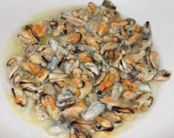 Жареные мидии с луком