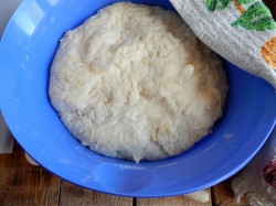 Жареные пирожки с капустой на сковороде - шаг 3 Жареные пирожки с капустой на сковороде - шаг 3