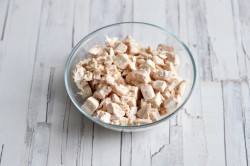 Жульен в булочках с грибами и курицей