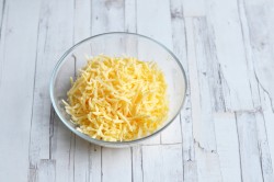 Жульен в булочках с грибами и курицей