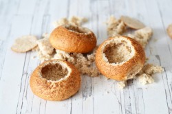 Жульен в булочках с грибами и курицей